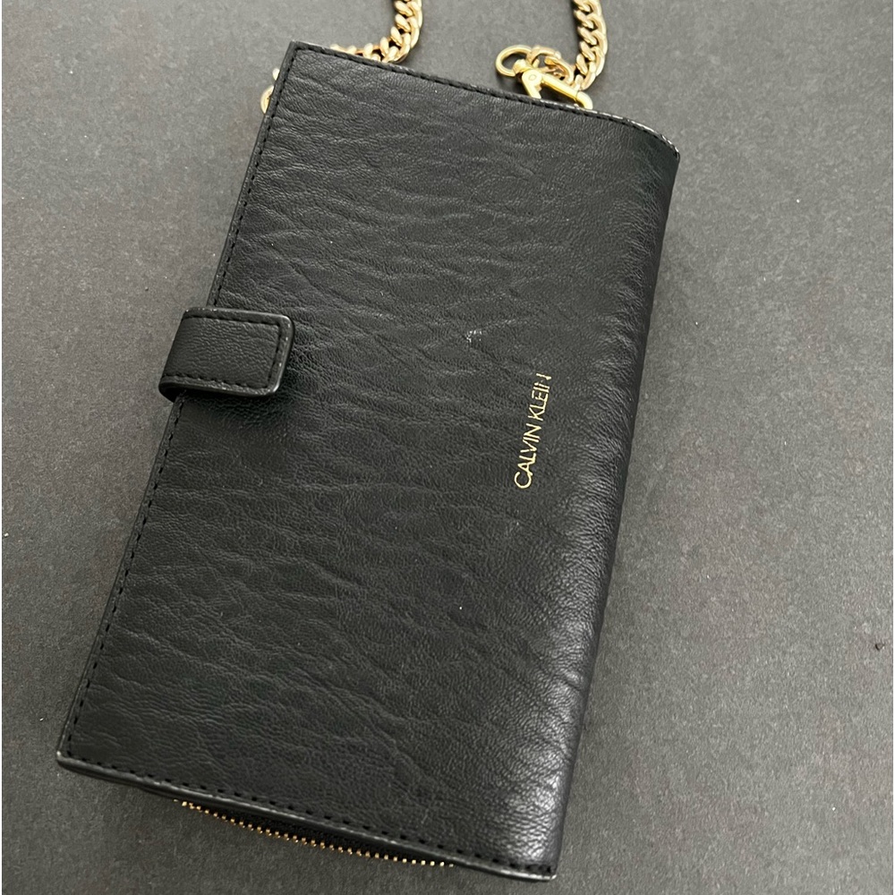 Calvin Klein Women’s Wallet with Removable Chain/Strap